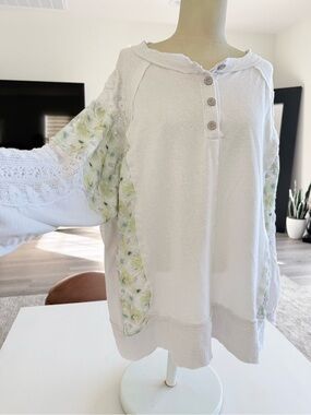 POL Flower Patch Lace Sleeve oversized Knit Top floral panels Relaxed fit